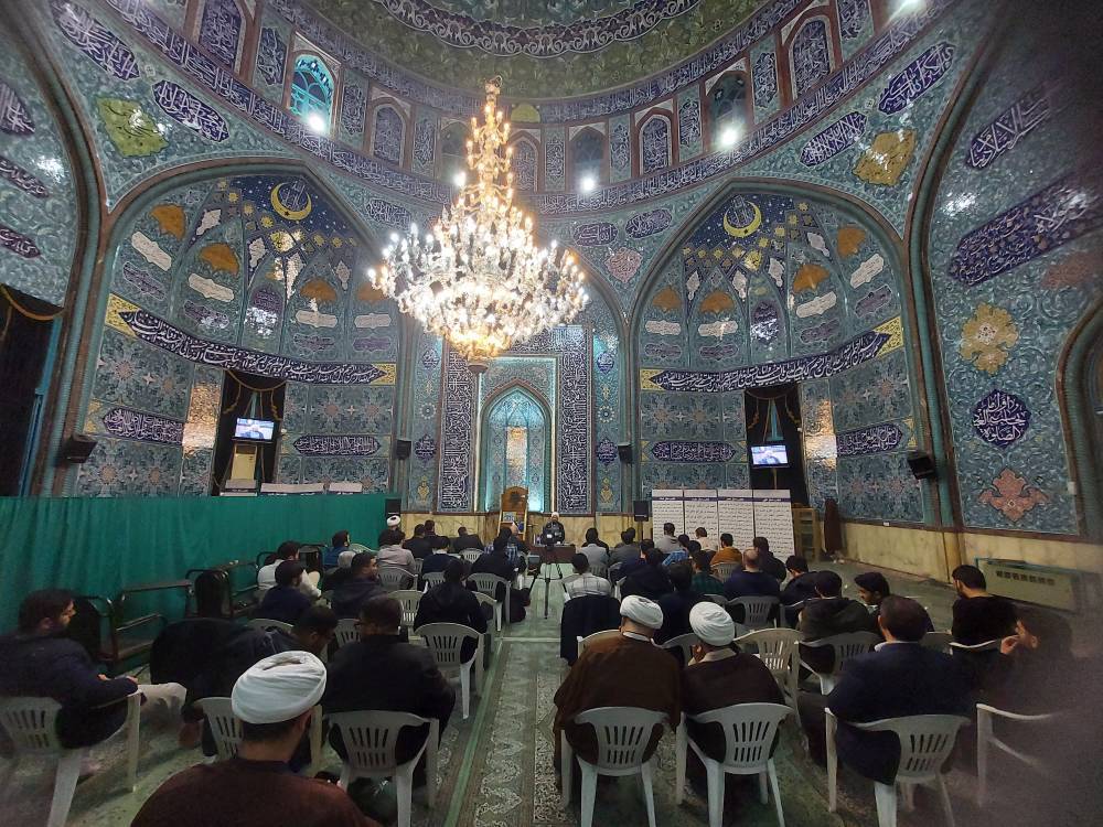 اولین نشست از سلسله نشست های معرفتی گفتار ماه در حسینیه ارشاد تهران برگزارشد