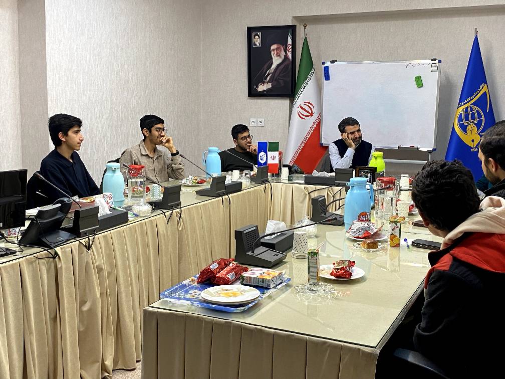 نشست “اتحاد مقدس و ارتباط با اقشار مختلف مردم”